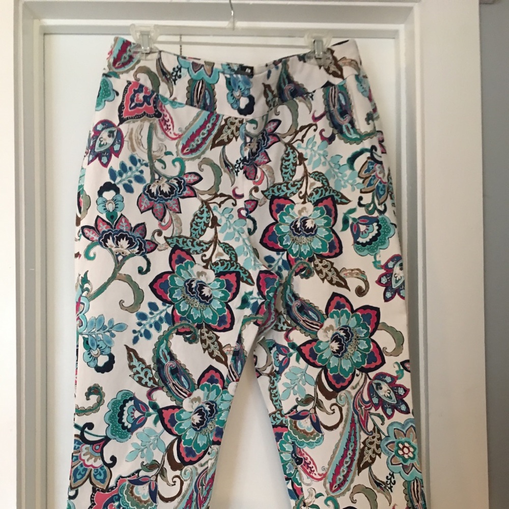 Chico’s flower print cropped pants